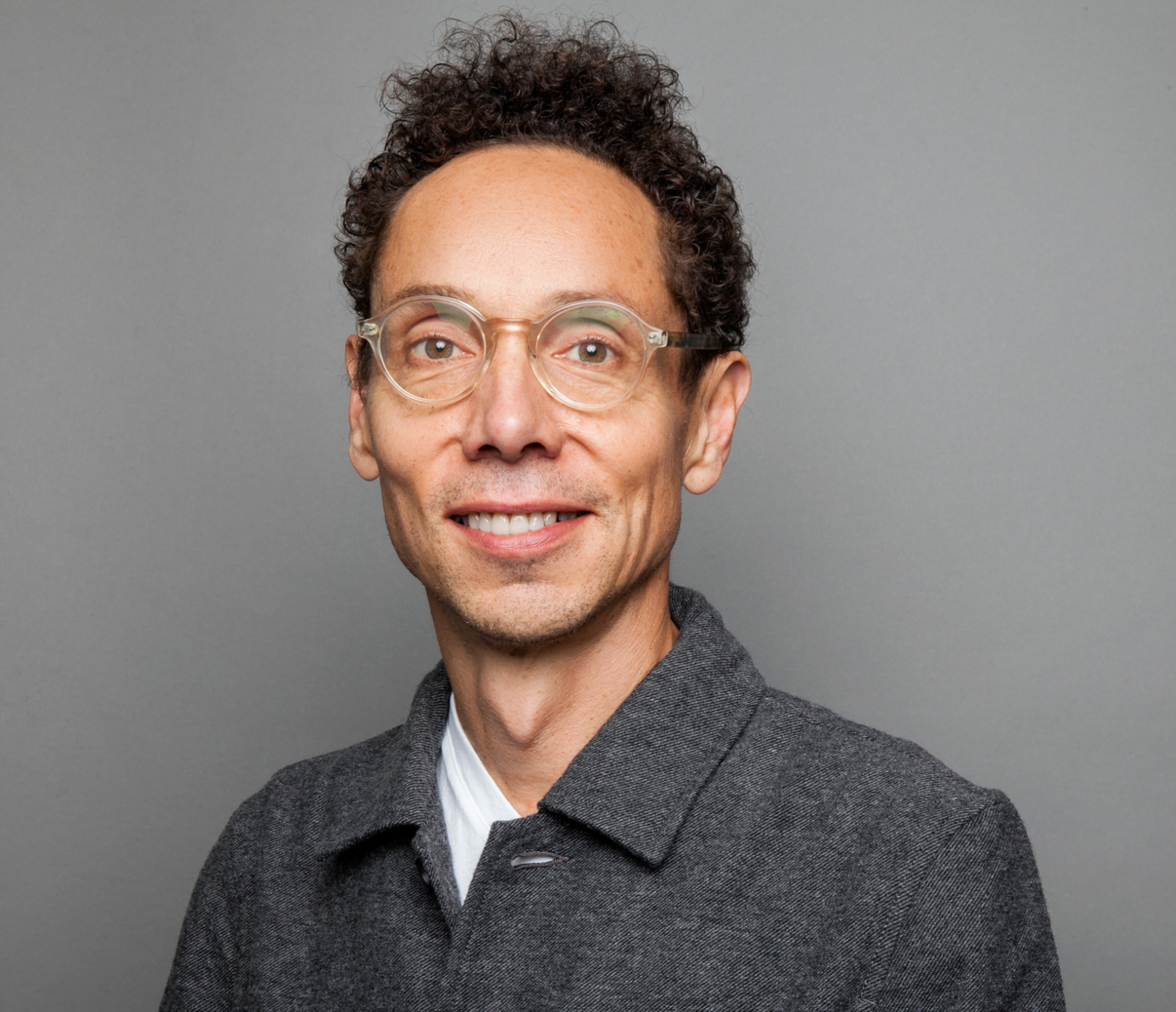 De 60-años 175 cm de altura Malcolm Gladwell en 2024 foto