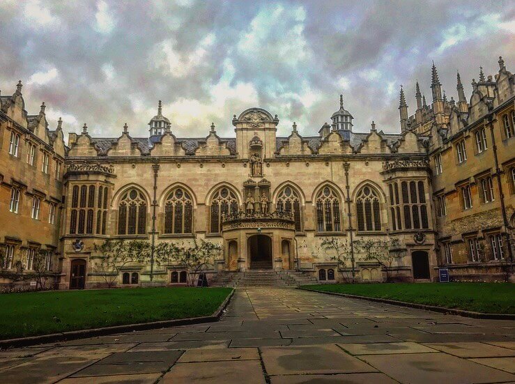 how-to-get-an-oxford-university-english-literature-education-for-free